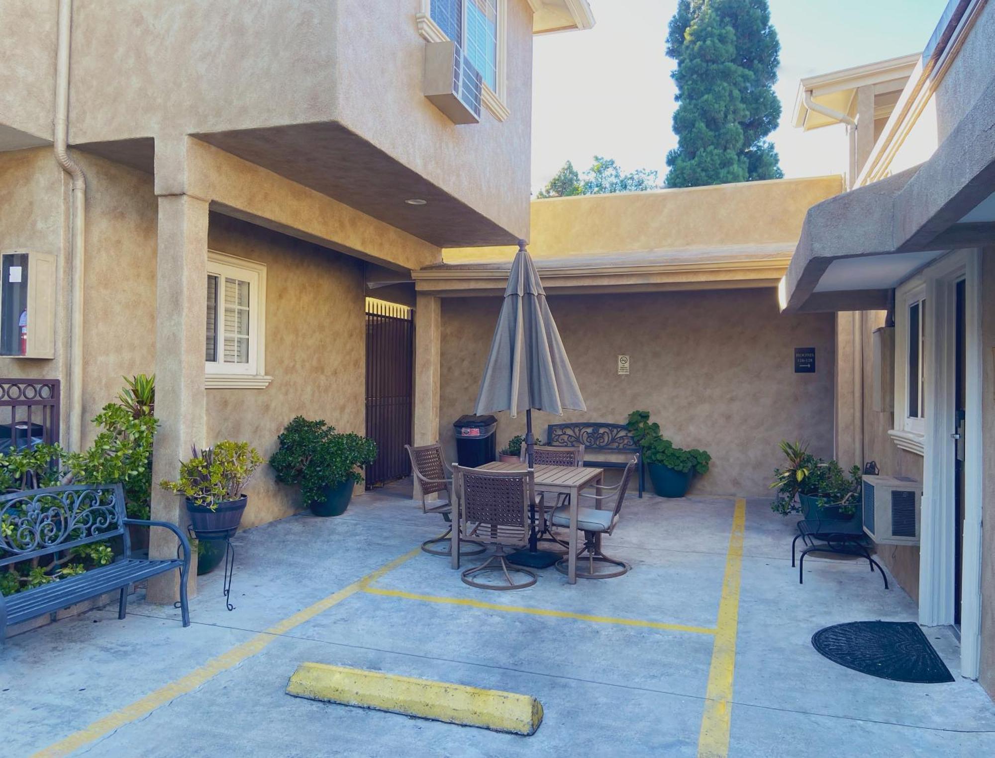 Nite Inn At Universal City - Walking Distance To Universal Studios Hollywood Los Angeles Exterior photo